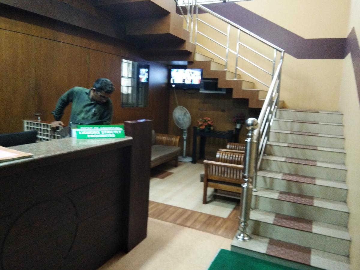 A.R.Residency Hotel Kunnamangalam Kültér fotó